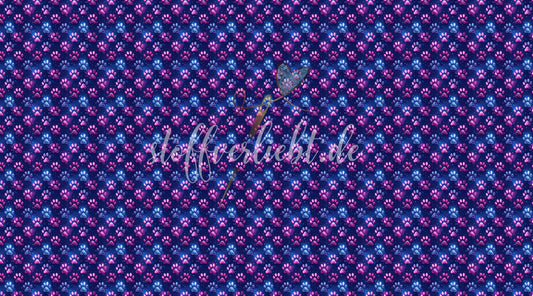 French Terry Meterware mit leuchtenden Hundepfoten in Pink und Blau auf dunkelblauem Hintergrund
